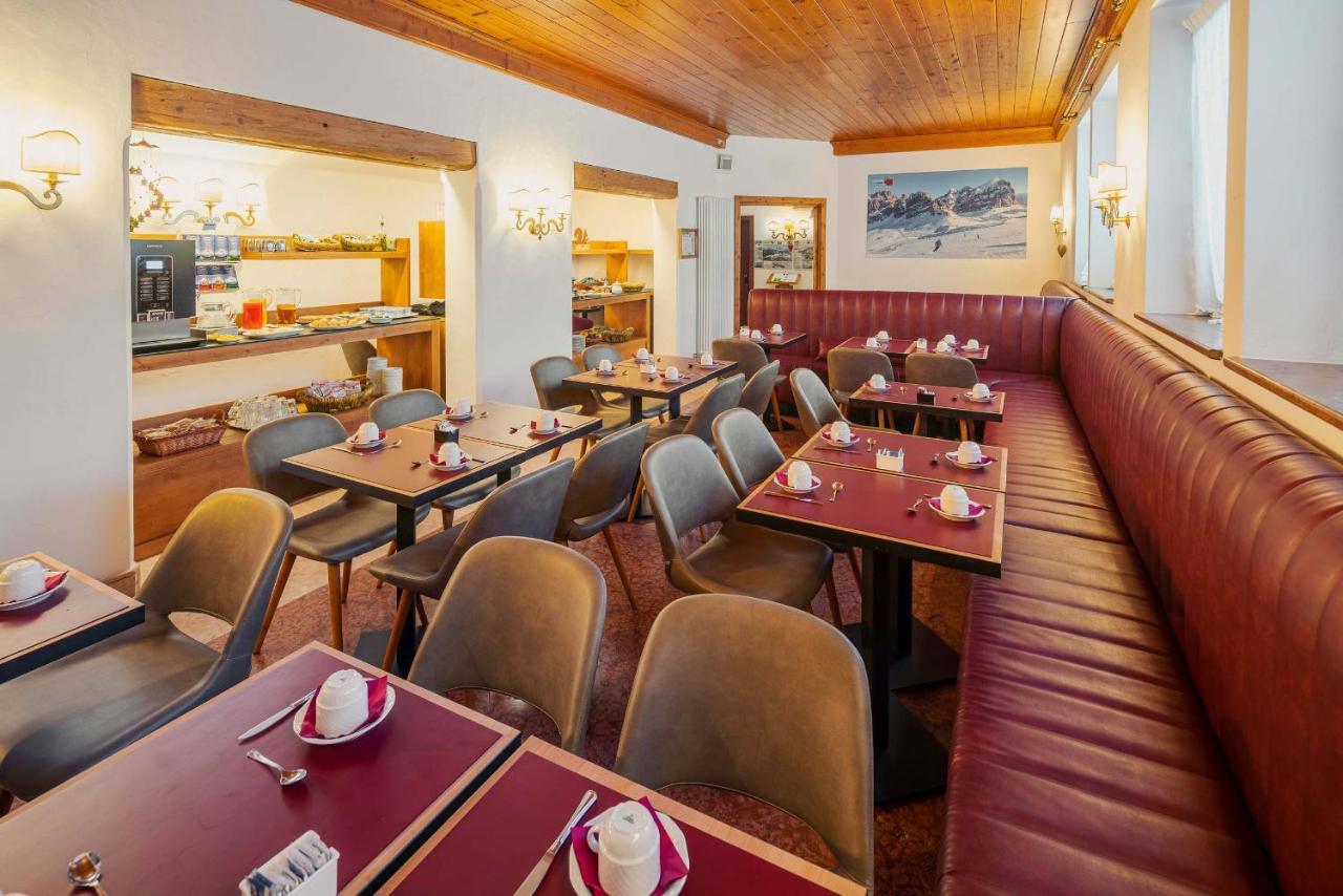 Royal Hotel Cortina Cortina d'Ampezzo Bagian luar foto