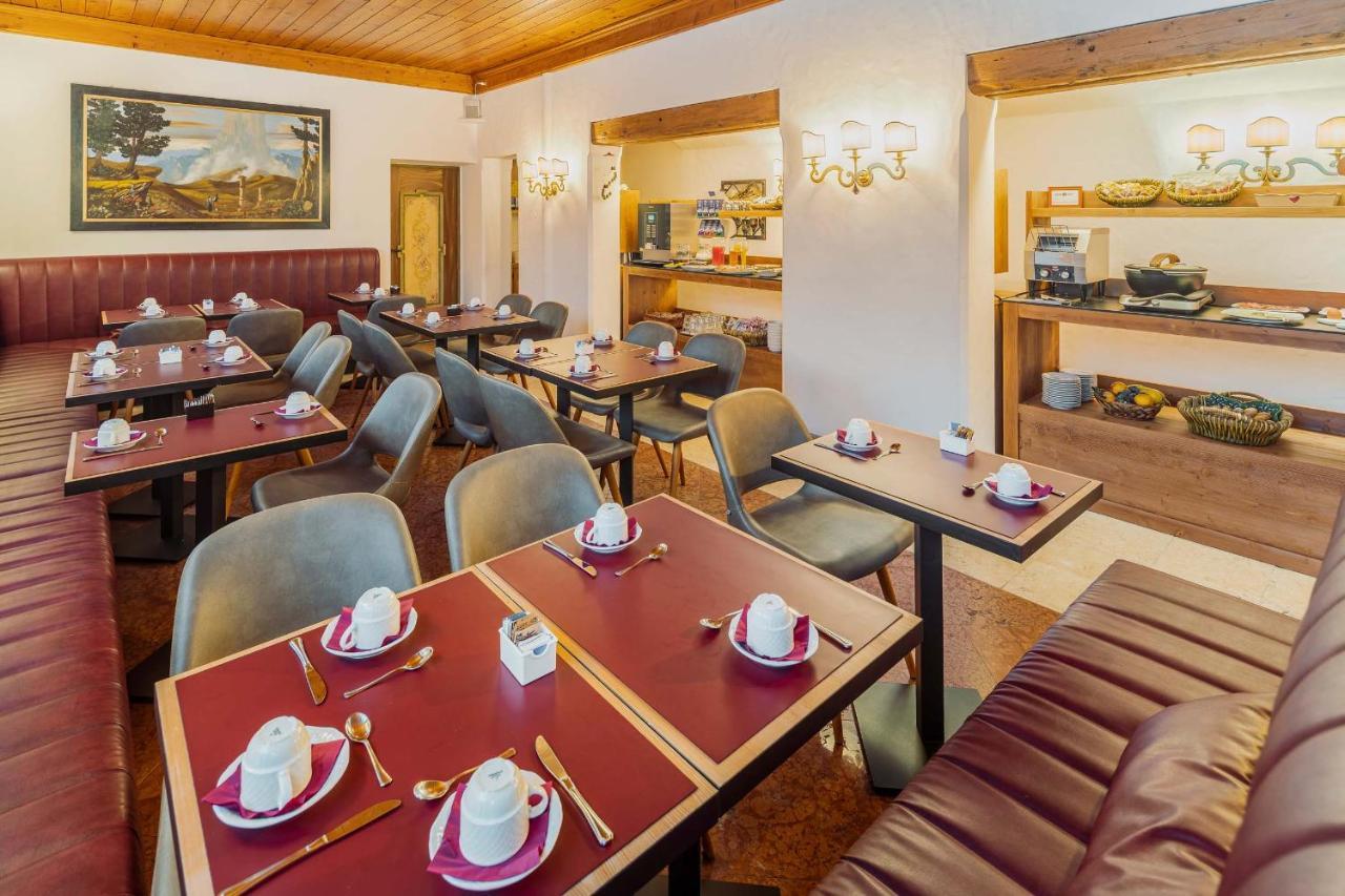 Royal Hotel Cortina Cortina d'Ampezzo Bagian luar foto